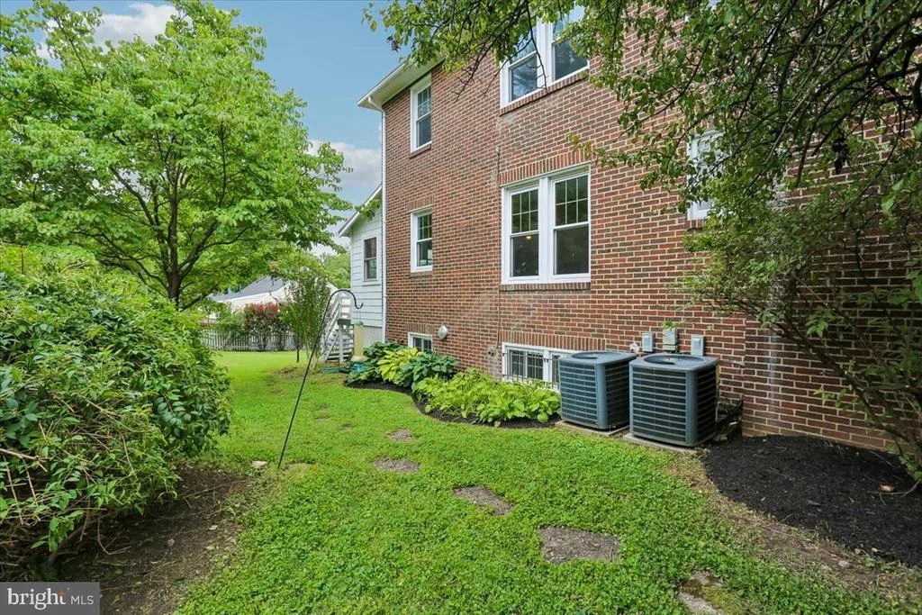 Photo of 9501 COLESVILLE ROAD
