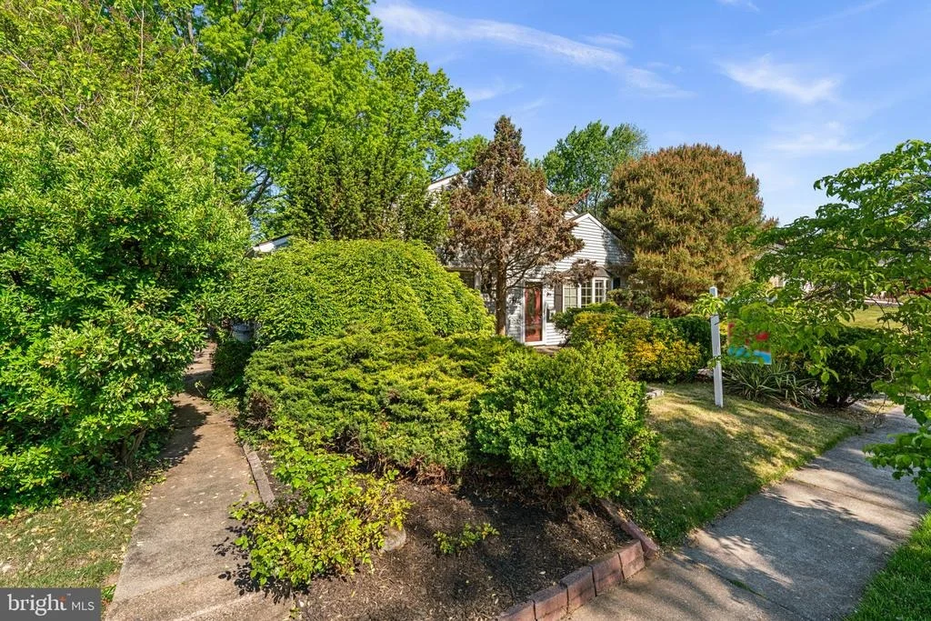 Photo of 7512 FAR HILLS DRIVE