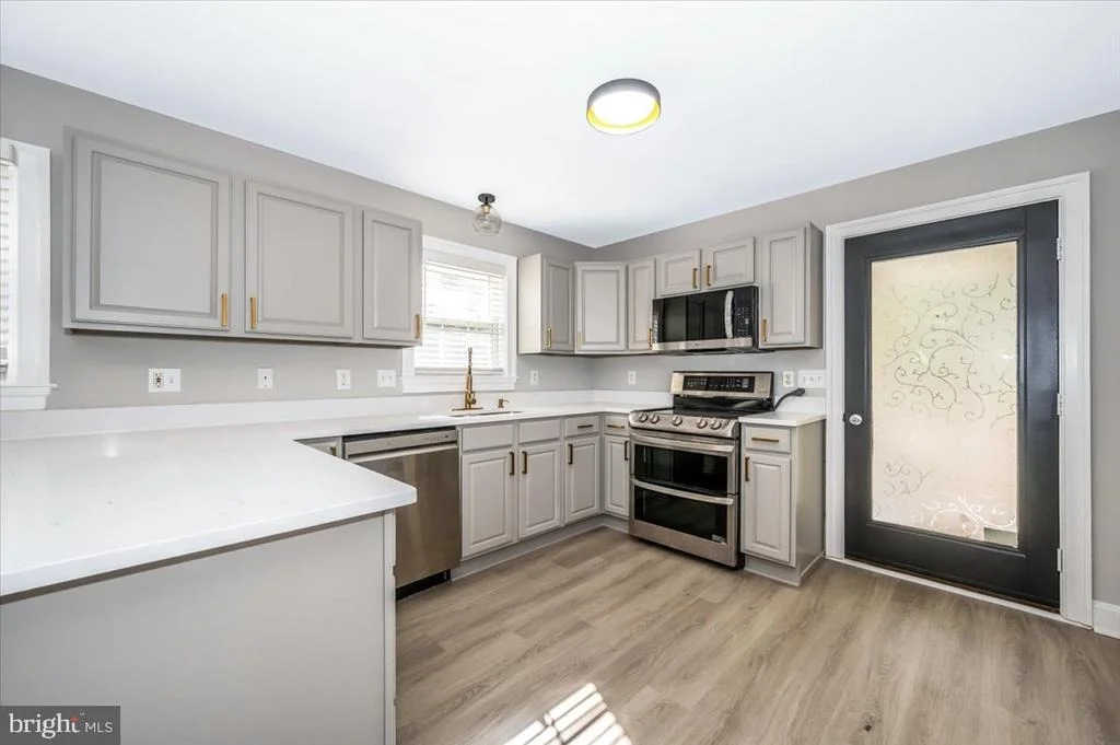 Photo of 1552 DENNIS ROAD