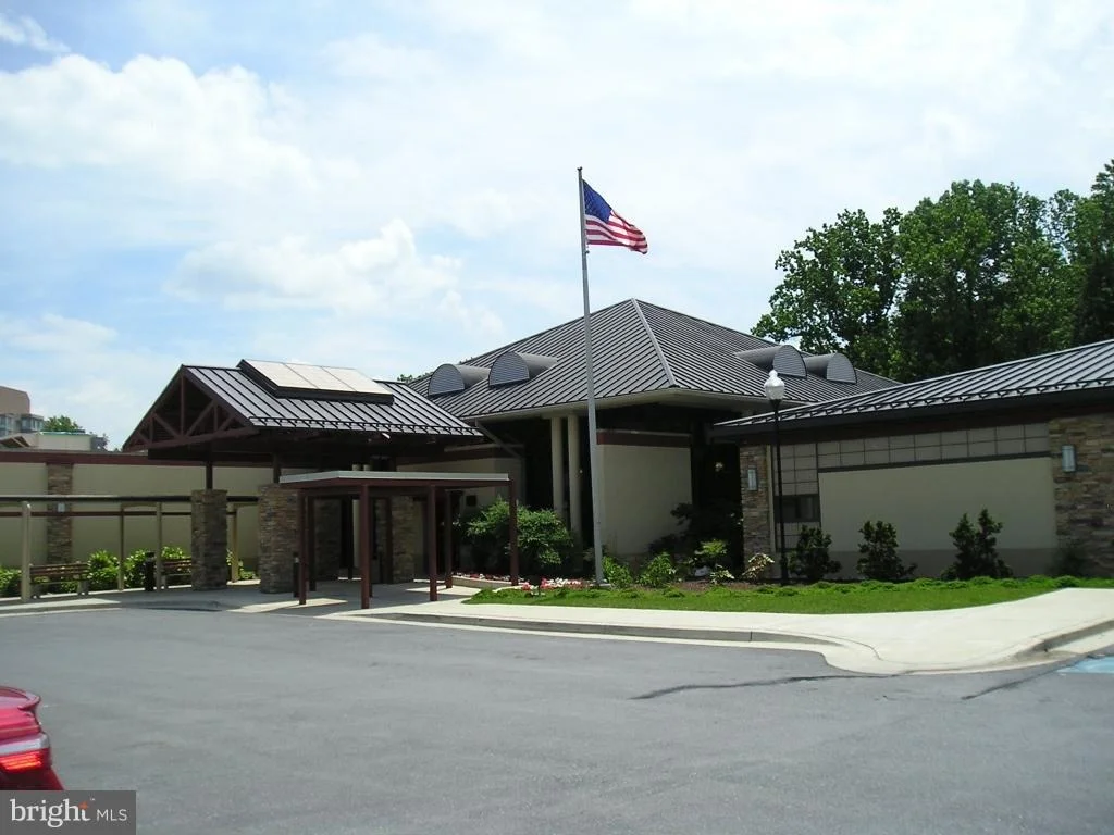 Photo of Unit 701C at 3350 GLENEAGLES DRIVE