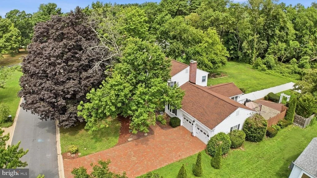 Photo of 101 N FAIRFIELD DRIVE