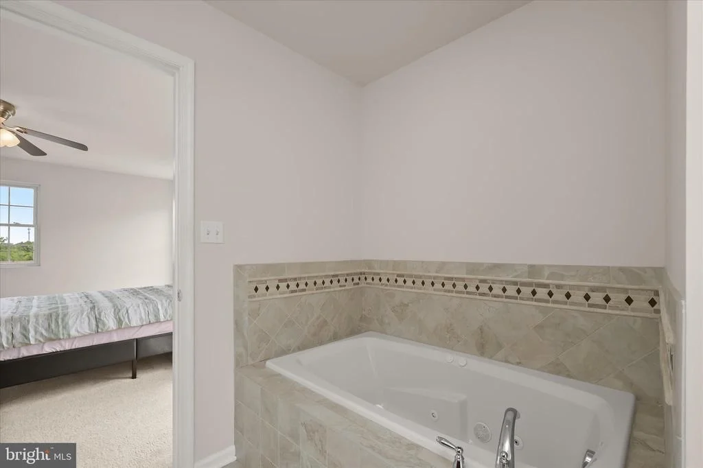 Photo of 305 BISHOP AVENUE