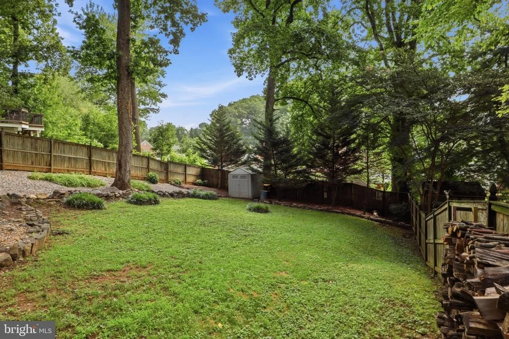 Photo of 10211 SUTHERLAND ROAD