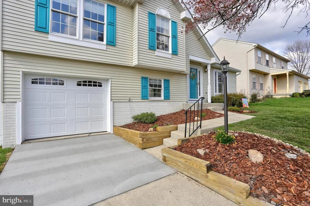 Photo of 9363 KINGS GRANT ROAD