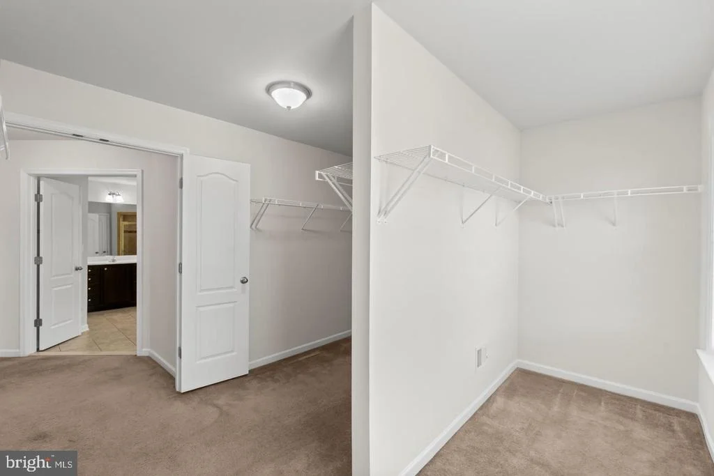 Photo of 9613 MANOR OAKS VIEW