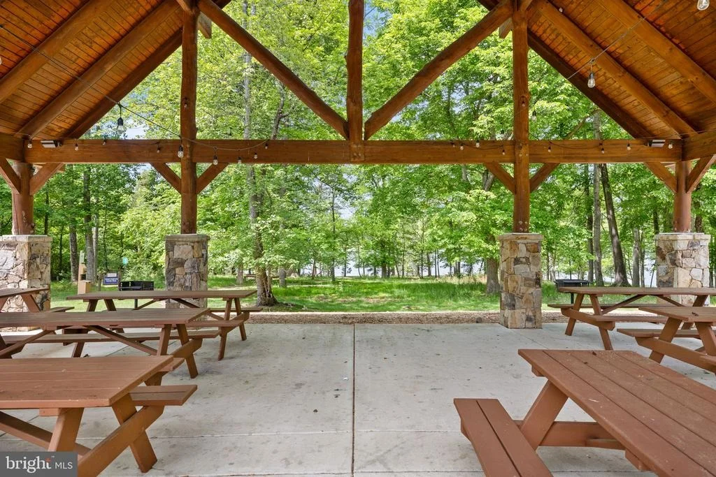 Photo of 8328 PINE KNOTT COURT
