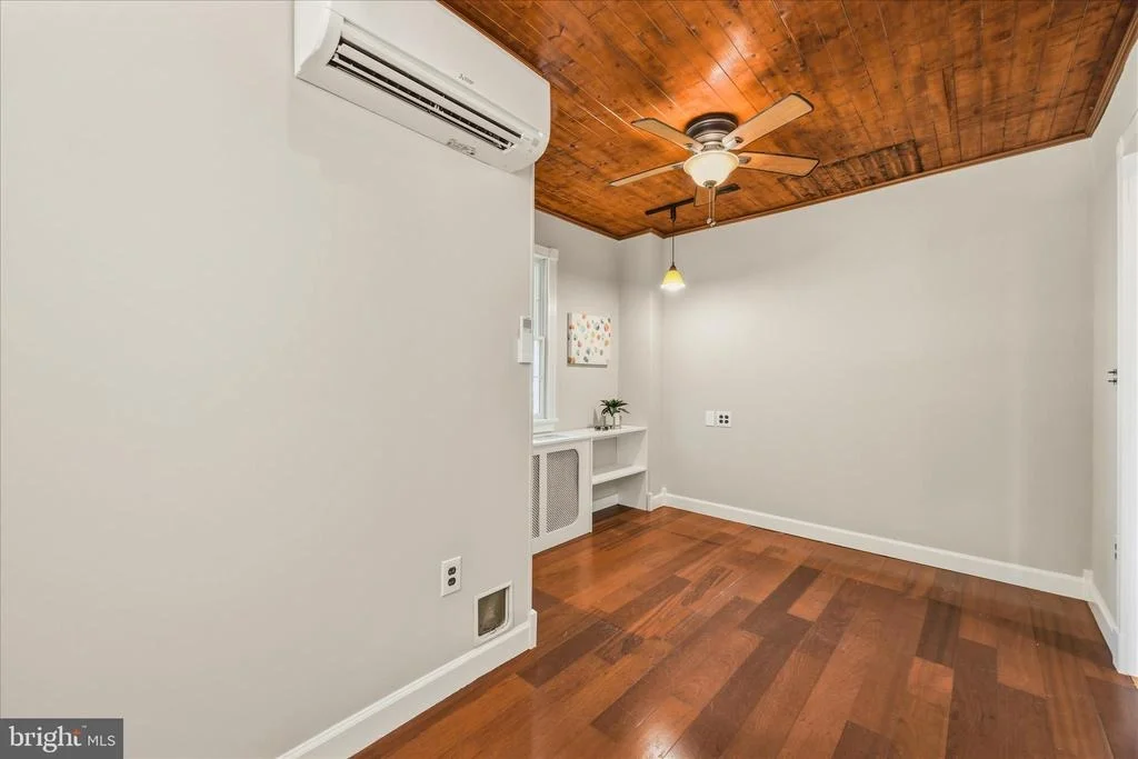 Photo of 565 SUNSET KNOLL ROAD