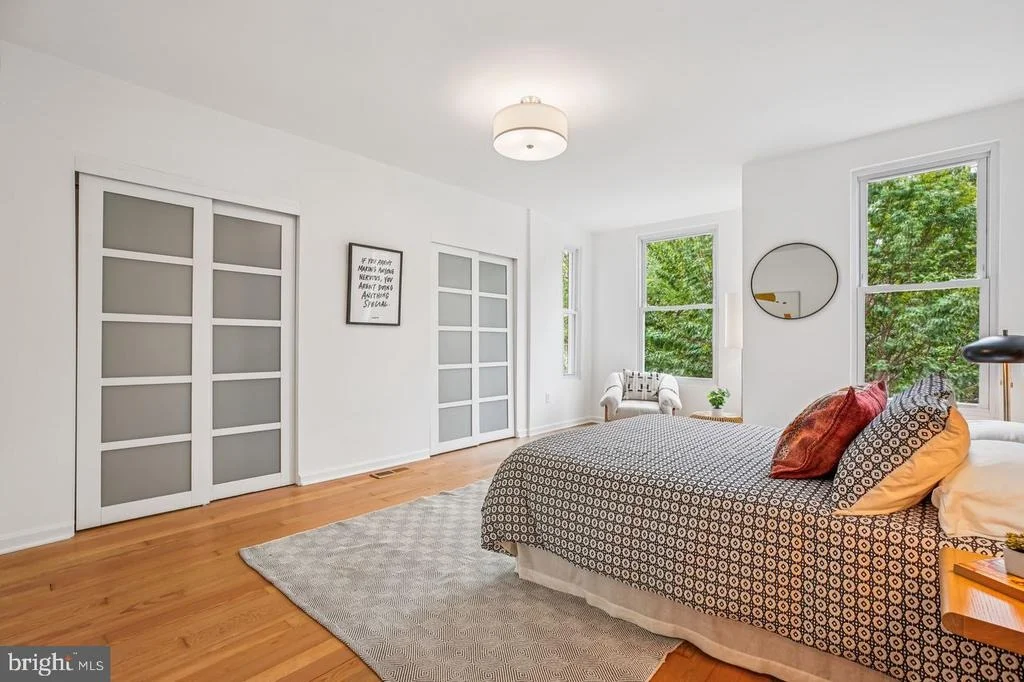 Photo of 1124 G STREET NE