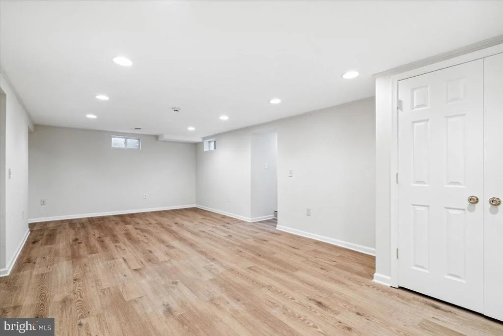 Photo of 900 ROSEMONT AVENUE