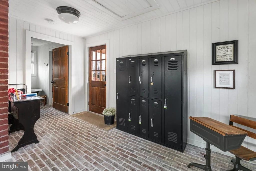 Photo of 1098 REYNOLDS ROAD