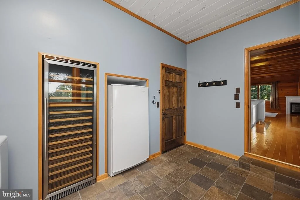 Photo of 253 GLEANINGS DRIVE