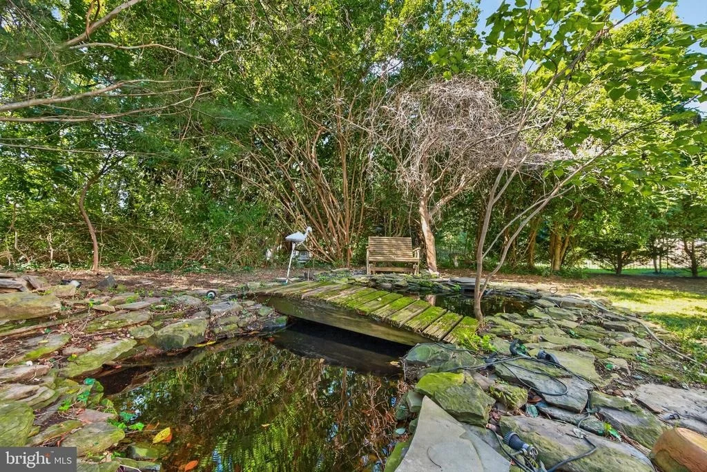 Photo of 8683 FELSVIEW DRIVE