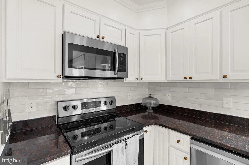 Photo of 1300 GILBERT PLACE