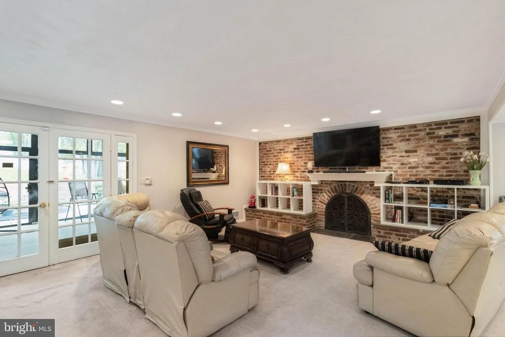 Photo of 2609 VILLAGE LANE