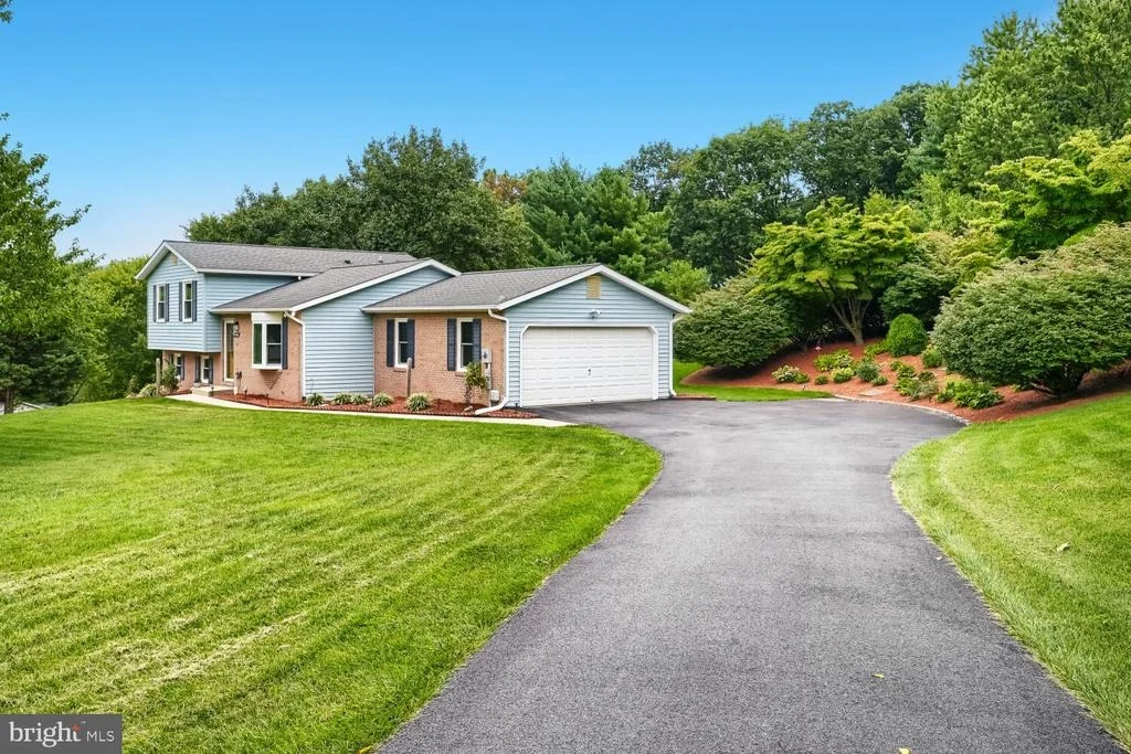 Photo of 5350 POMMEL DRIVE