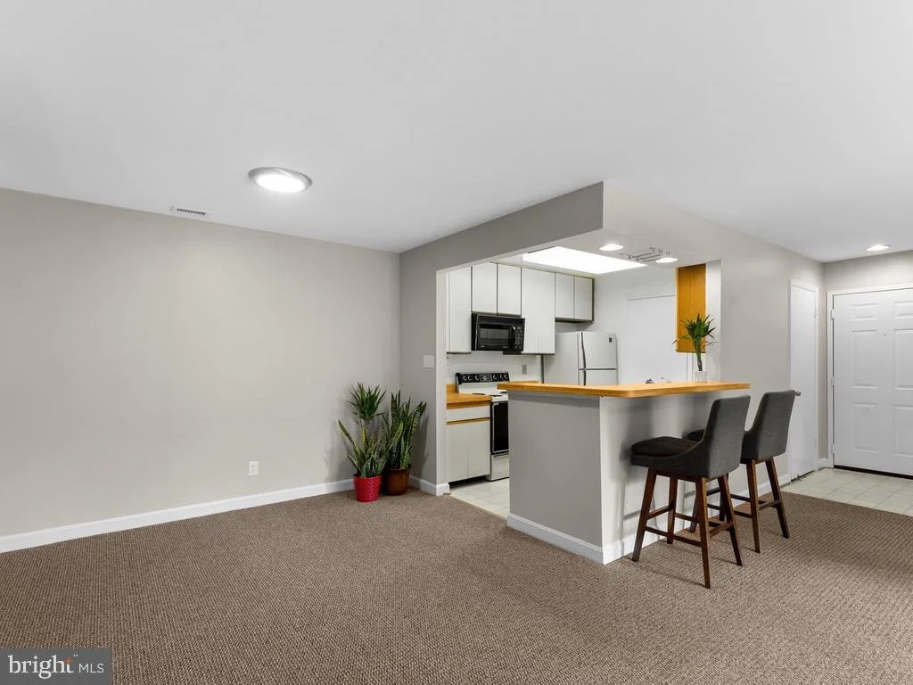 Photo of Unit 9C21 at 13701 MODRAD WAY