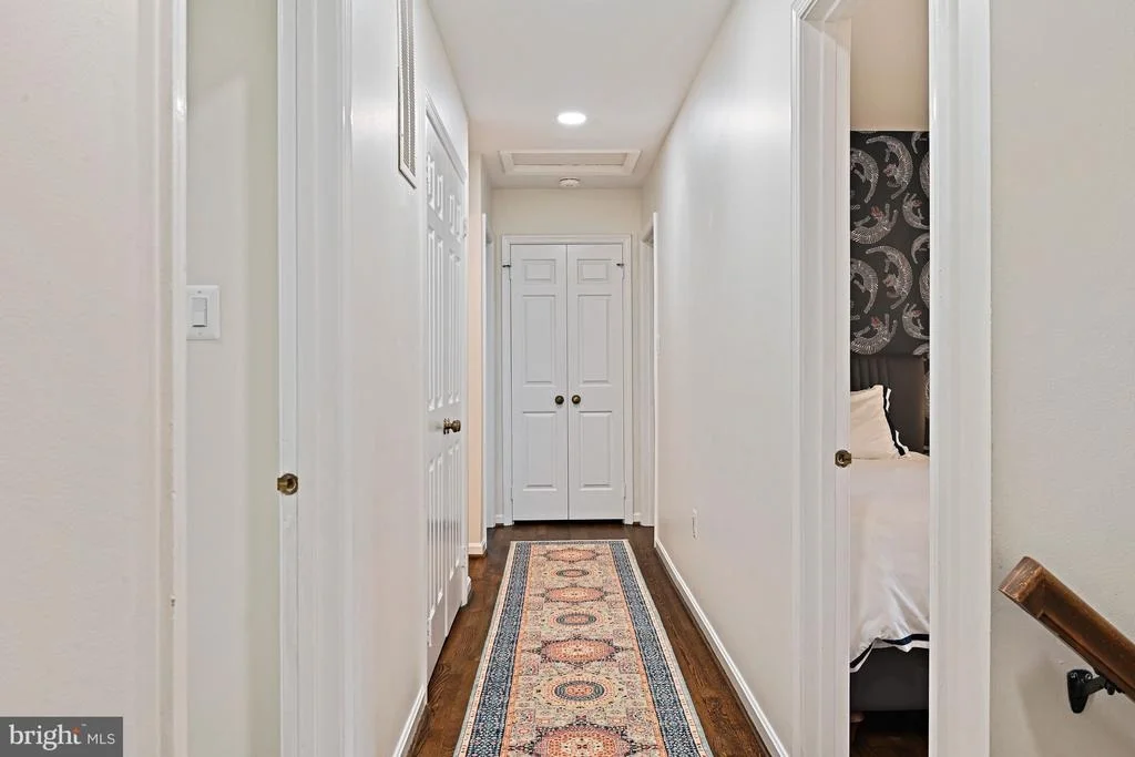 Photo of 7712 LEAR ROAD