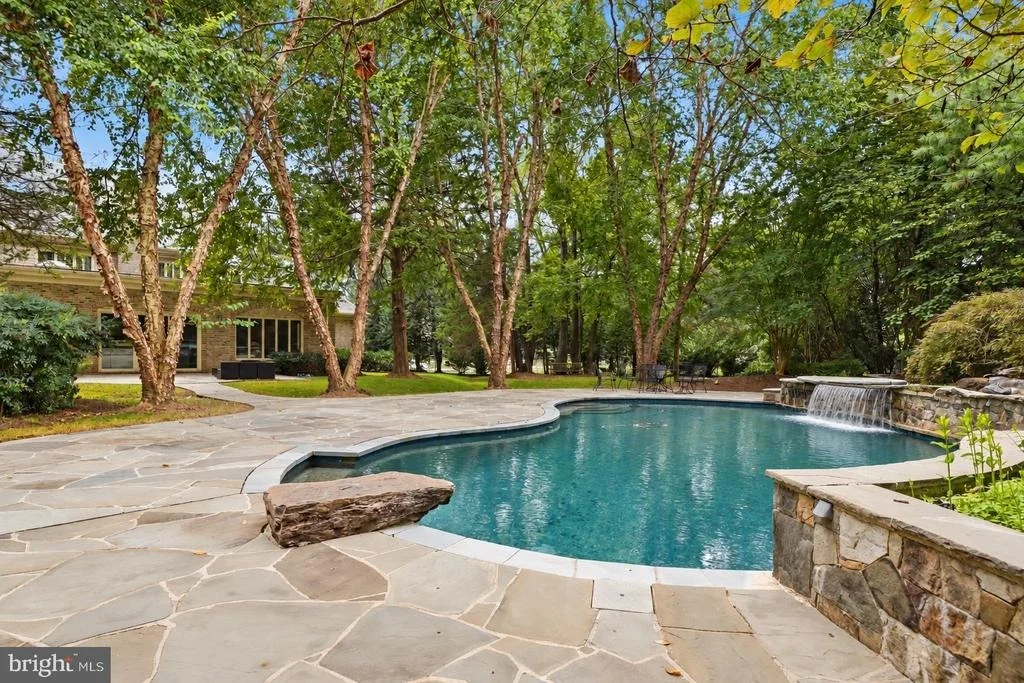 Photo of 9801 BENTCROSS DRIVE