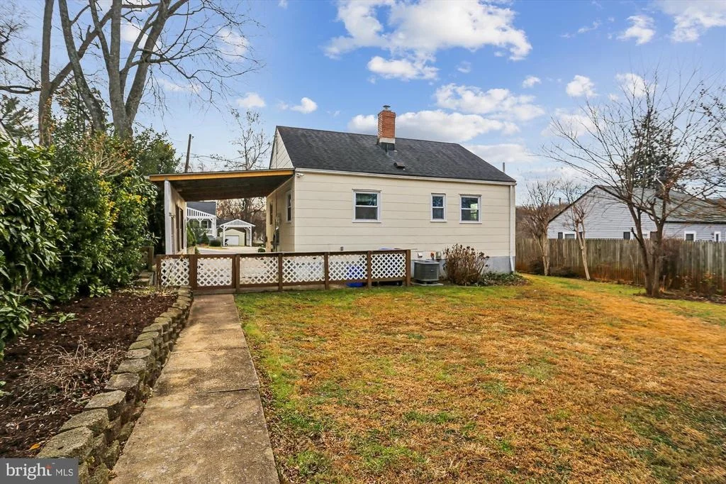 Photo of 12317 MIDDLE ROAD