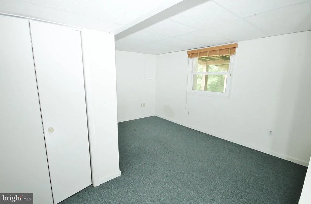 Photo of 5504 INVERCHAPEL ROAD