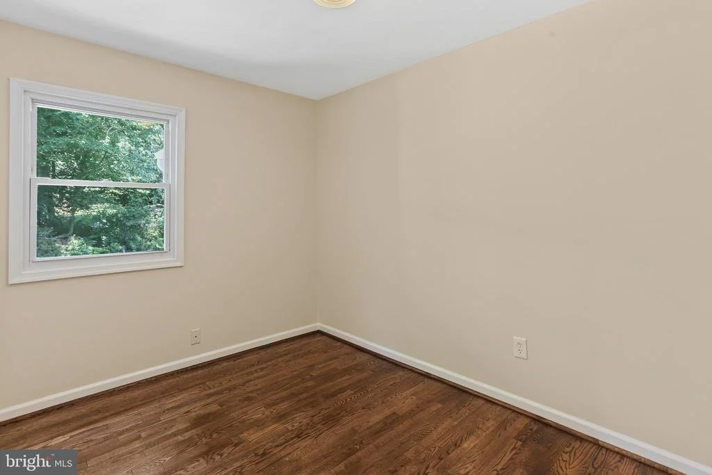 Photo of 1128 W NOLCREST DRIVE