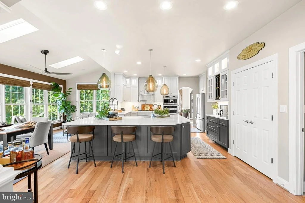 Photo of 4606 MOCKINGBIRD LANE