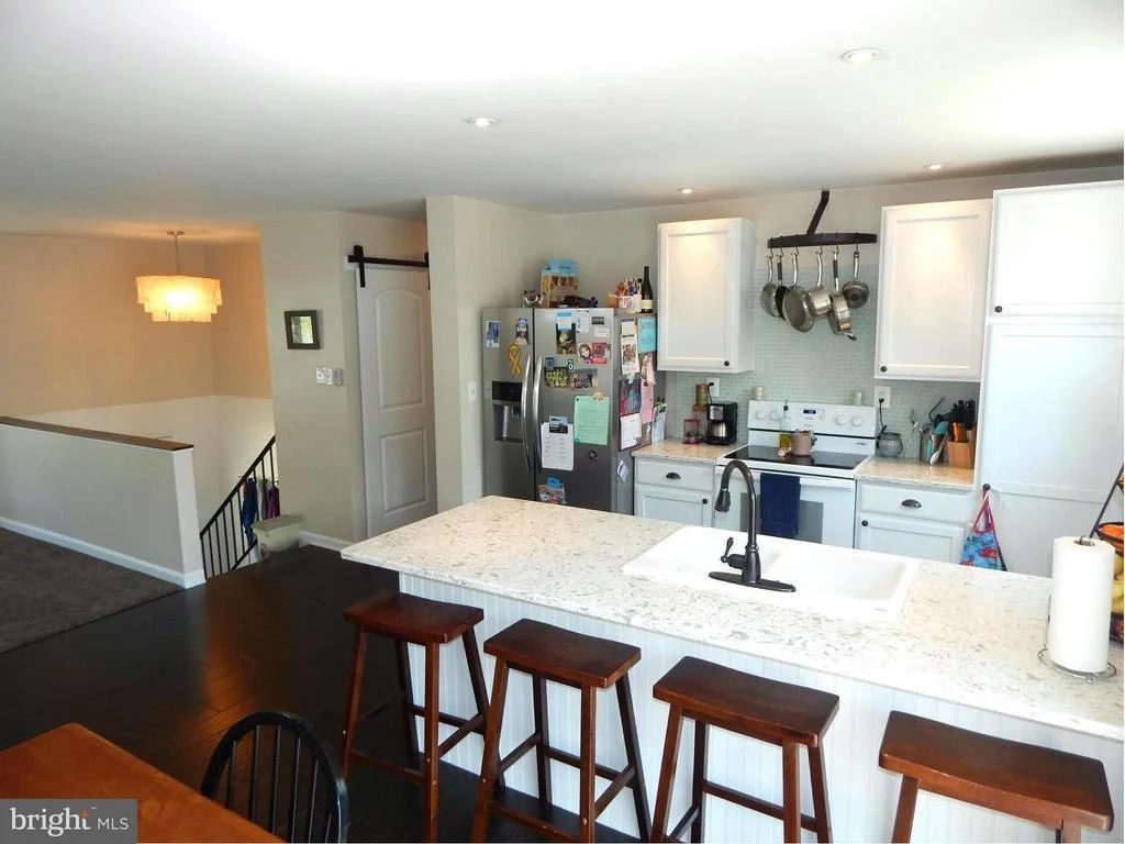 Photo of 107 PINEVIEW AVENUE