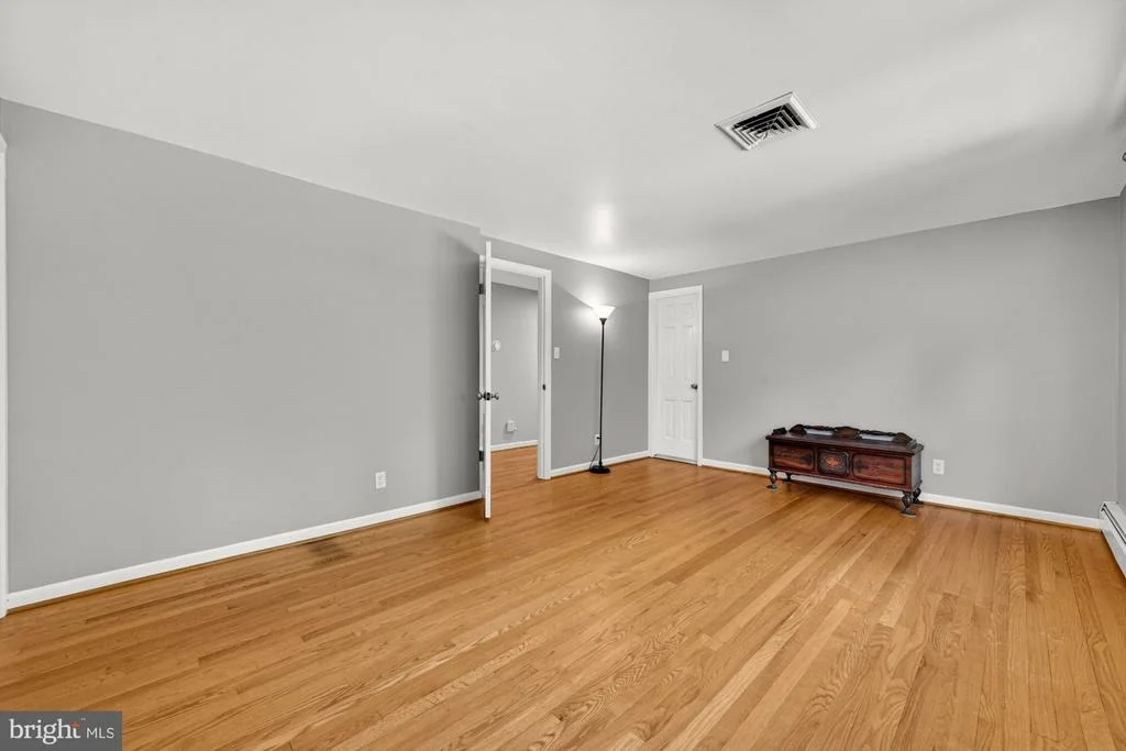 Photo of 11416 VALE ROAD