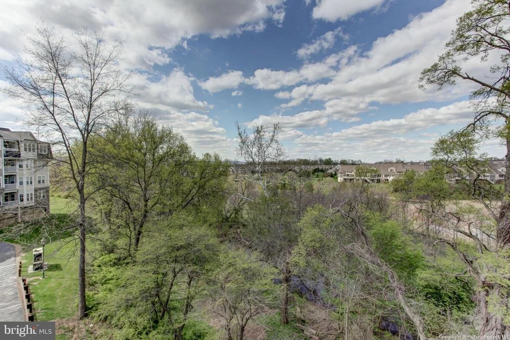 Photo of Unit 308 at 2500 WATERSIDE DRIVE