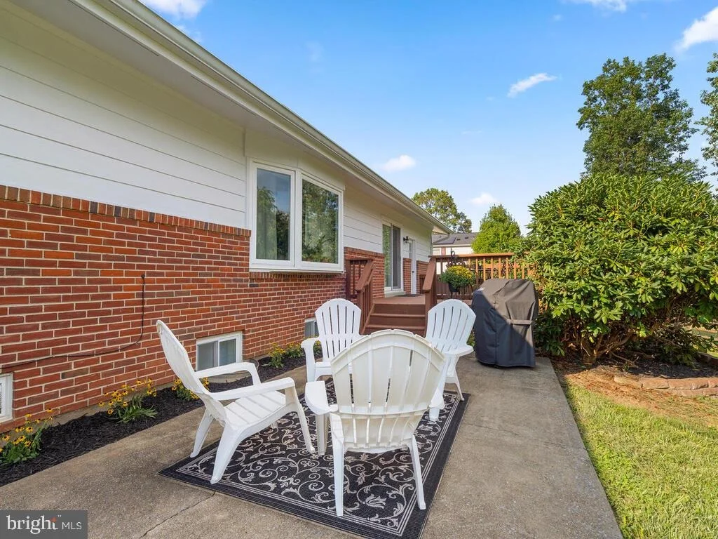 Photo of 7405 HILLTOP DRIVE