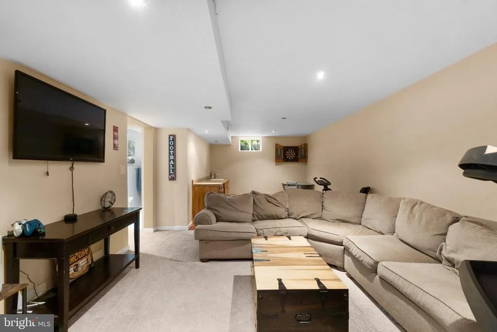 Photo of 814 WELLESLEY COURT