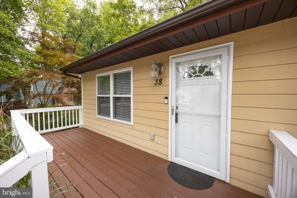 Photo of 38 FAIRWAY LANE