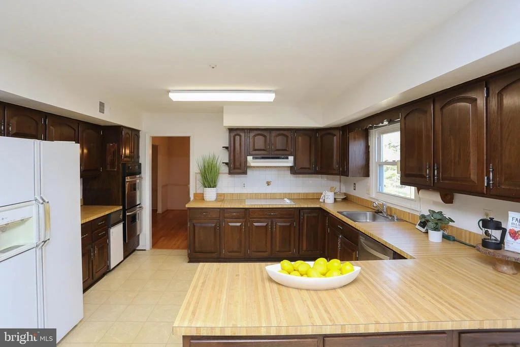 Photo of 18009 EDNOR VIEW TERRACE