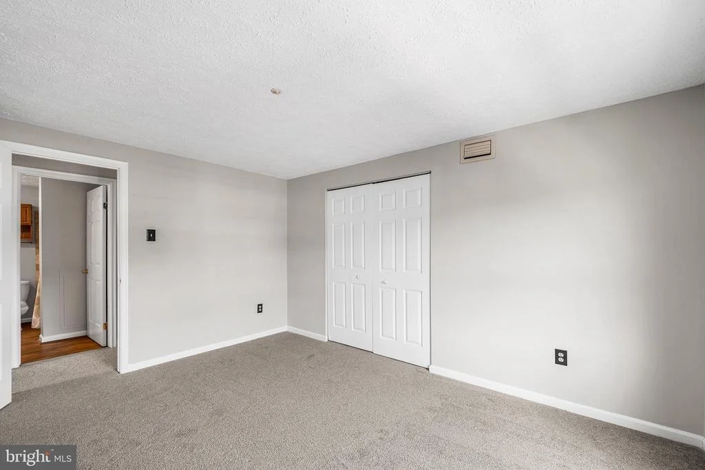 Photo of Unit 207J at 207 OAK LEAF CIRCLE