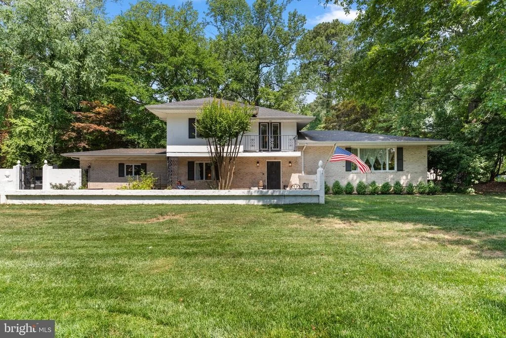 Photo of 547 BEECH DRIVE