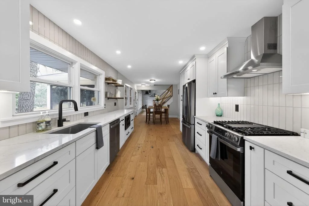 Photo of 113 W CENTENNIAL DRIVE