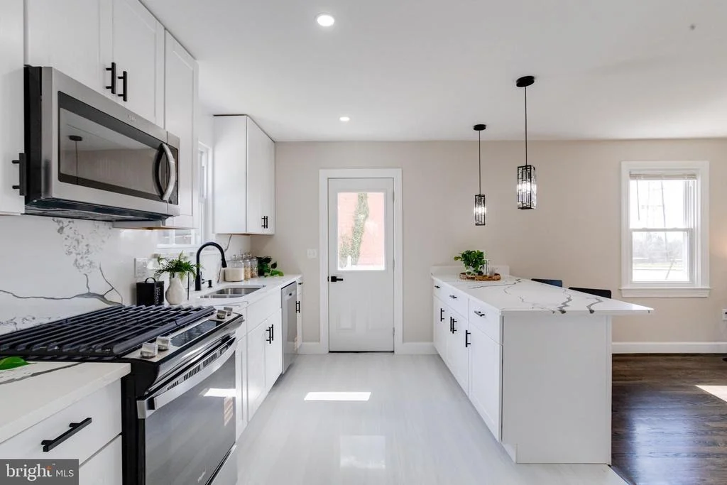 Photo of 605 WALNUT AVENUE