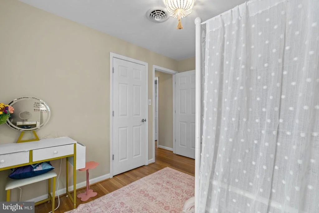 Photo of 52 SUNSET DRIVE