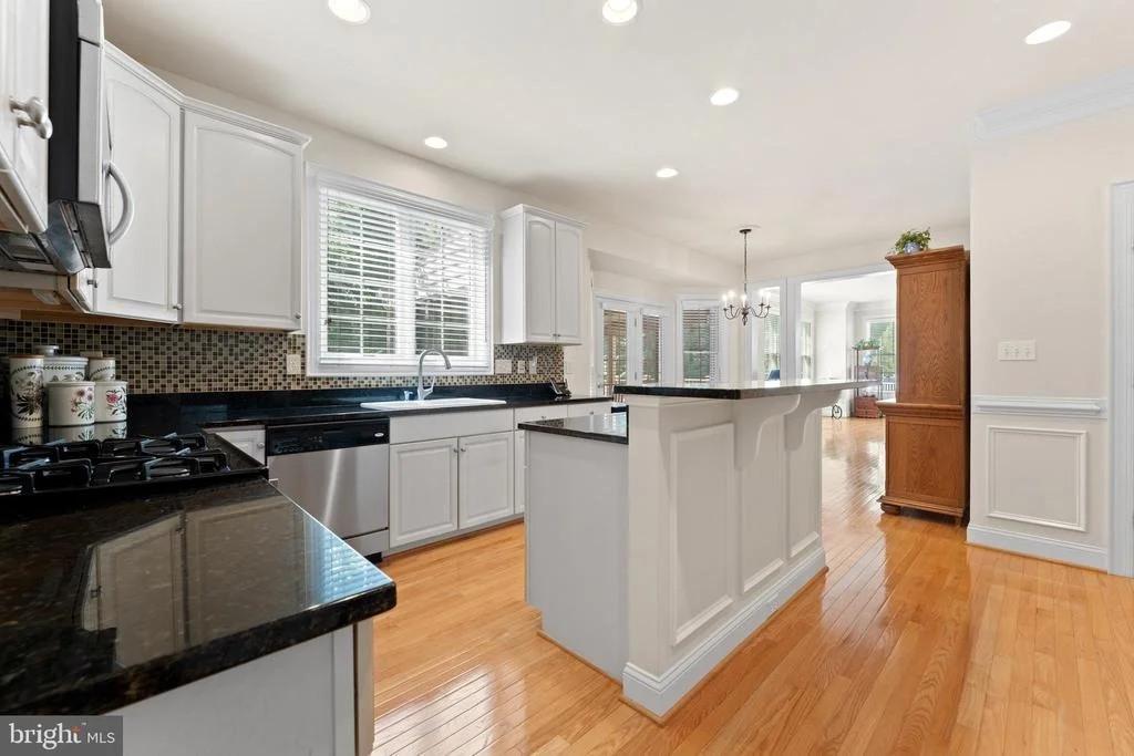 Photo of 16505 MURRAY PLACE