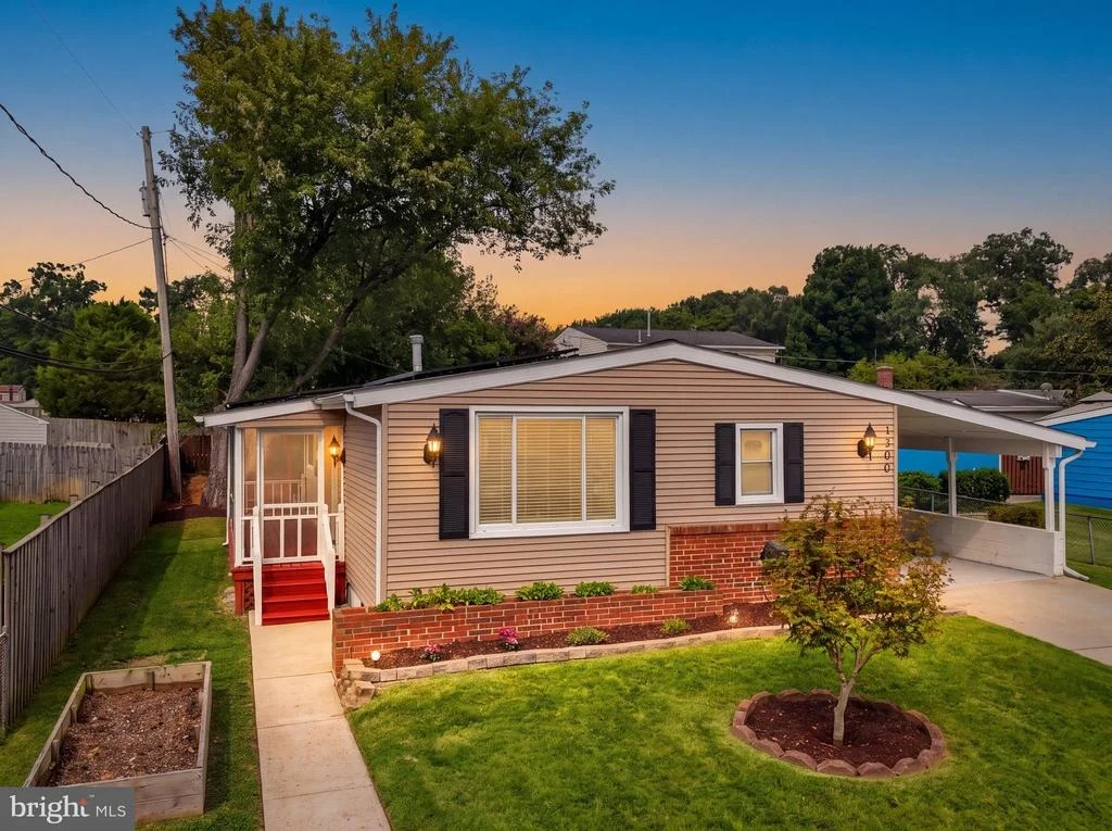 Photo of 1300 GILBERT PLACE
