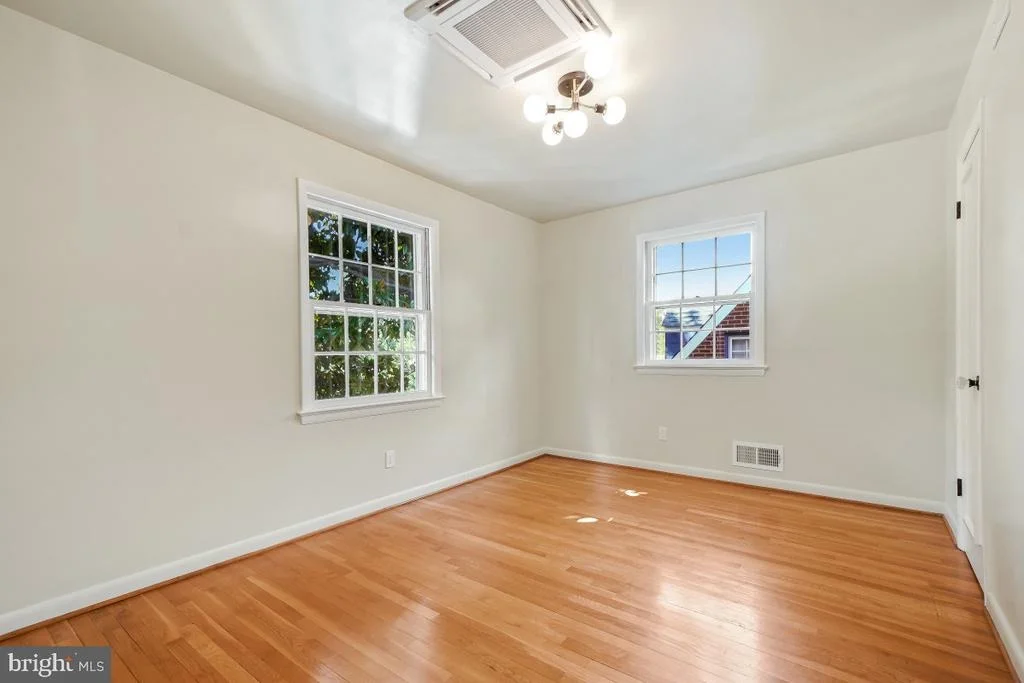 Photo of 307 INDIAN SPRING DRIVE