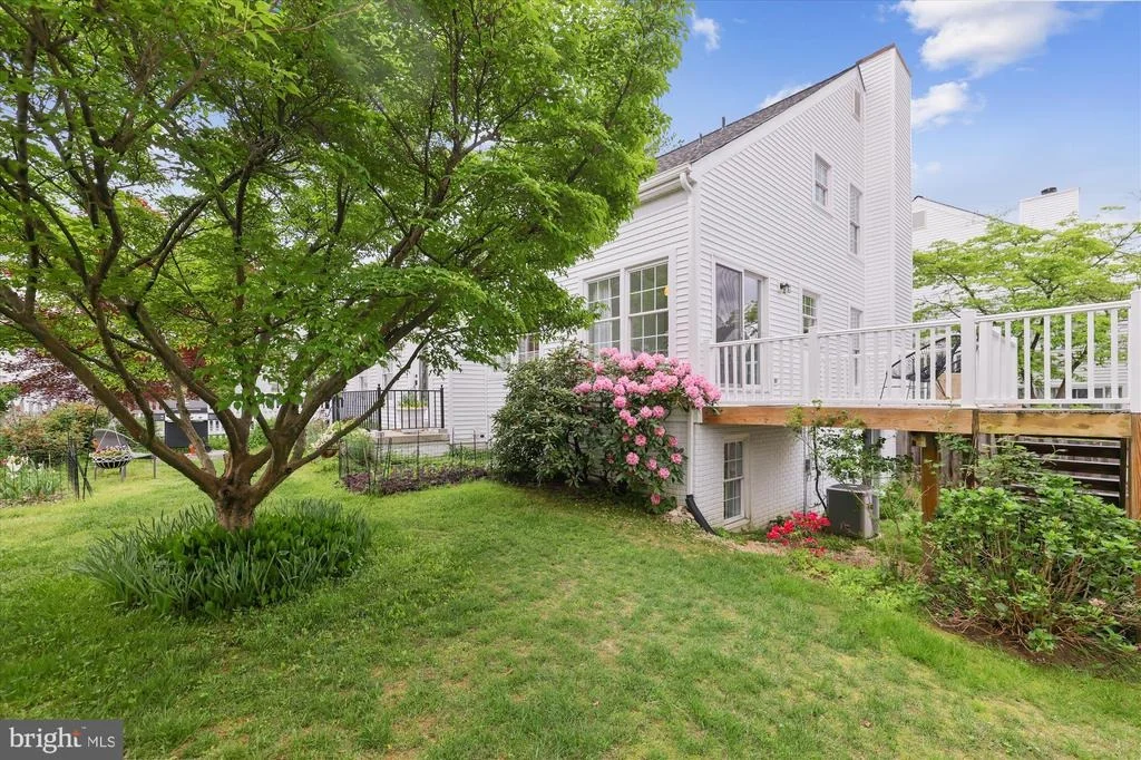 Photo of 2402 PONDSIDE TERRACE