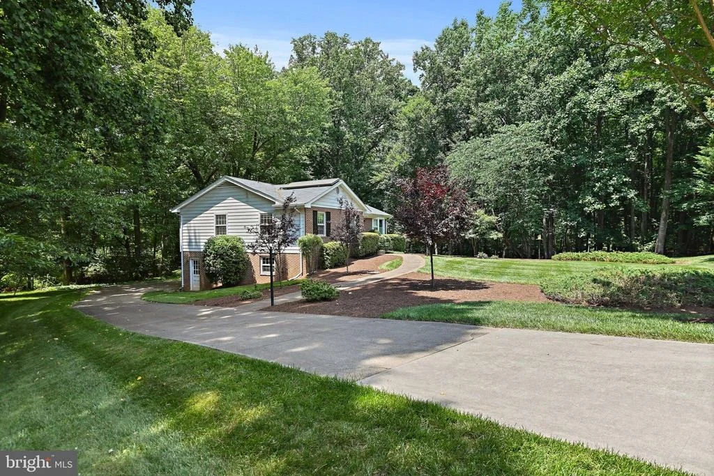 Photo of 3142 SEARSMONT PLACE