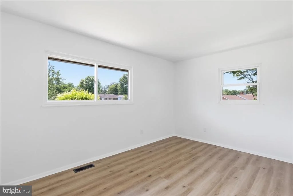 Photo of 1405 OUTER DRIVE