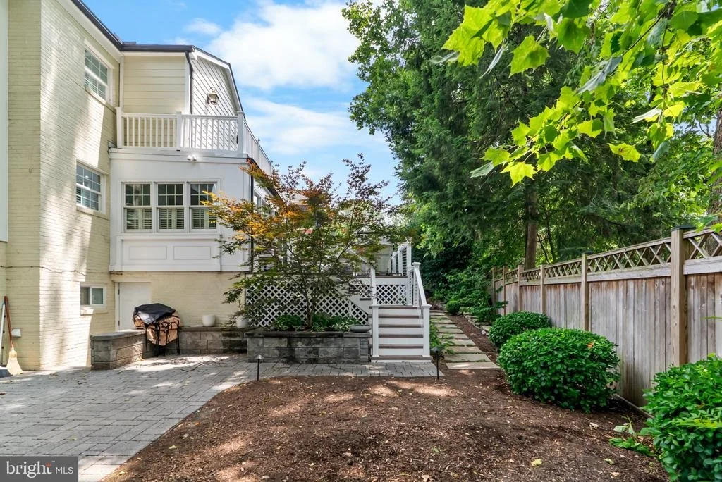 Photo of 1000 W BRADDOCK ROAD