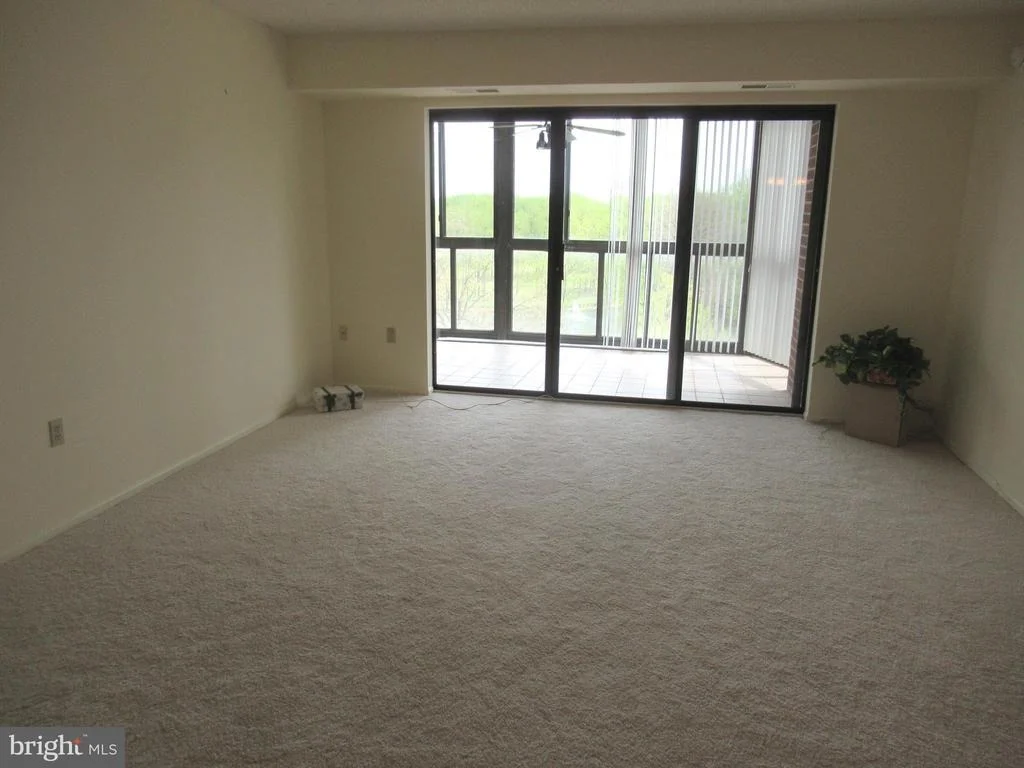 Photo of Unit 3821 at 15115 INTERLACHEN DRIVE