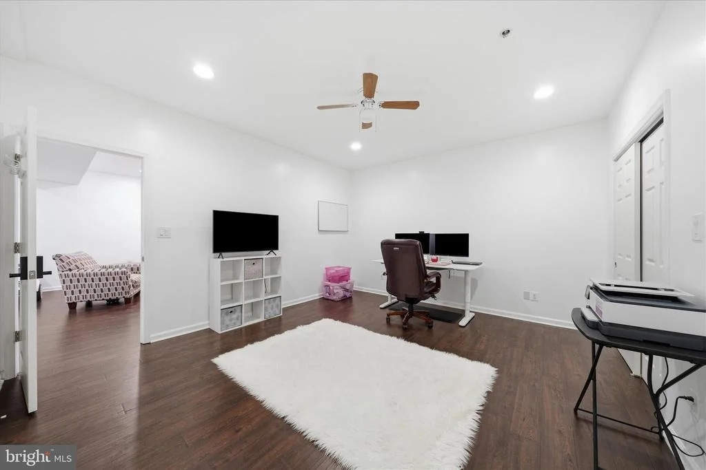 Photo of 23121 FREDERICK ROAD