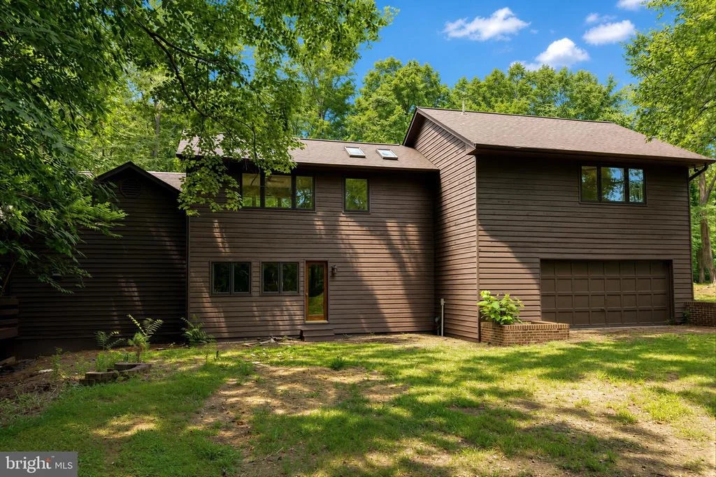 Photo of 8425 MAUSEN LANE