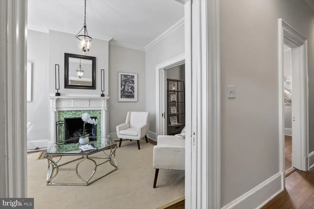 Photo of 304 A STREET SE