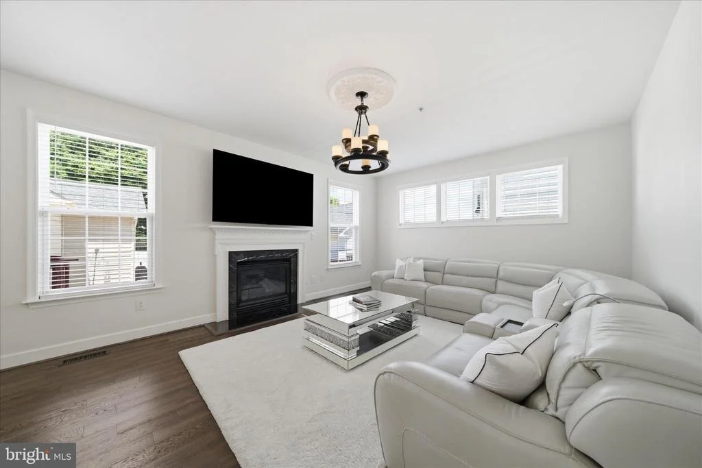 Photo of 23121 FREDERICK ROAD